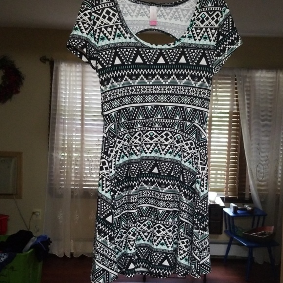 Dress - Picture 5 of 6